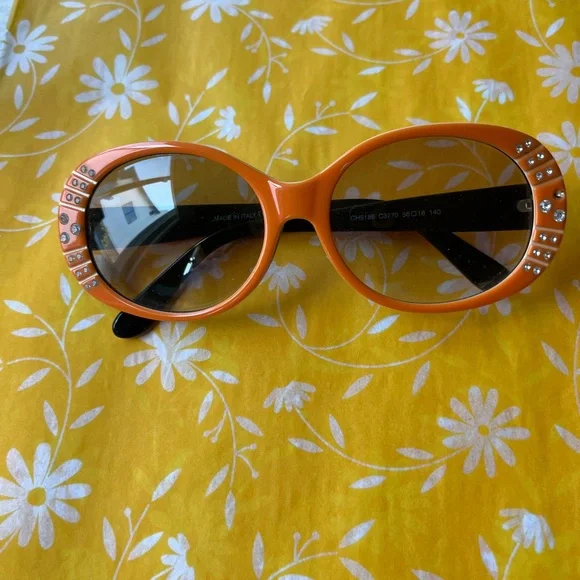 ?️??️ FASHION SUNGLASSES ?️??️ NWOT ??️? - www  display picture 3